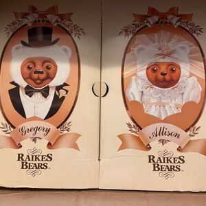 Gregory & Allison Collectible Gift Box Set - Cream and Brown